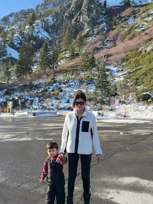 A post by @vichekaking on TikTok caption: 💙💙💙 #fyp #khmer #laketahoecalifornia #snow #laketahoecalifornia 