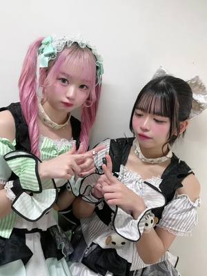 A post by @classroom_bottomgirls on TikTok caption: この曲知ってる？？🎧#日本 #japan #アイドル #idol #マカロンとメロンソーダ @月なぎさ @えらいねちゃん 