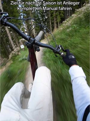 A post by @oli.fbs on TikTok caption: weiteres Ziel ist nicht sterben😂 @houseofbikes #mtb #mtblife #mtblifestyle #downhill #freeride #enduromtb 