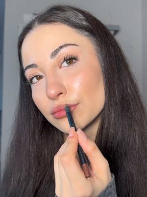 A post by @busekorkmaz on TikTok caption: Bana çok sarı olan bir fondöten vardı,artık yoook!!! @Diorbeauty markasının #foreverskinperfectstick ve #foreverskincontour ürünlerini denemiştik ve o fondöten bana aşırı sarı olmuştu. Yapısını da beğendiğim için çözümünü buldum ve artık sarı değil 🤝💖 Size koyu gelen tüm fondötenlerde deneyebilirsiniz yalnız birazcık kapatıcılığını azaltıyor bilginiz olsun🥹🥲 videoda #işbirliği yok ürünleri kendim aldım✨