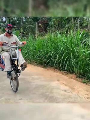 A post by @james.homemade on TikTok caption: I built mỹ bike into a flywheel engine #perpetualmotion #perpetual #energy #freeenergy #yourpage 