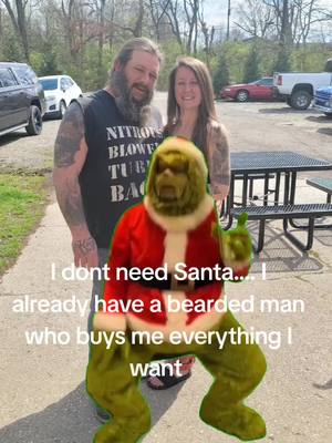 A post by @liketraciewiththeass on TikTok caption: #CapCut  #santa #gabeely #beards 