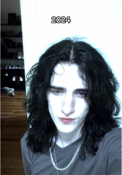 A post by @edward.ironstone on TikTok caption: Dark hair >> #alttiktok #althair #vampiregoth #metalhead #gothboy #longhairmen #jennifersbody 