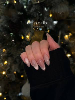 A post by @jessica.pagliuca on TikTok caption: I’m in love #nails #sparkle #holidaynails #nailinspo 