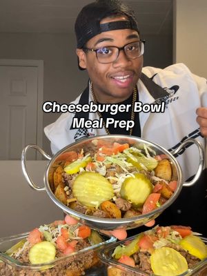 A post by @cookwithquise on TikTok caption: CheeseBurger Bowl Meal Prep (Makes 3 Servings) Macros: 522 Calories | 53g Carbs 1.9g Fat l 58.5g Protein Ingredients: 888g Russet Potatoes 1.5Lbs 96/4 Ground Beef 42g Fat Free Cheddar Cheese 2tbsp Worcestershire Sauce Veggies Of Choice Instructions: Peel & Dice Potatoes. Boil for 5 Minutes. Season and Bake at 350 for 30 Min Season and Brown Beef With Sauce. Divide Evenly 3 Ways.  Rinse Cheese and top with veggies. Serve & Enjoy! #cheeseburger #burger #mealprep #meal #mealideas #mealprepping #highprotein #highproteinmeals #highproteinrecipes #lowcalorie #lowcalorierecipe #healthyrecipes #EasyRecipe #potato #beef 