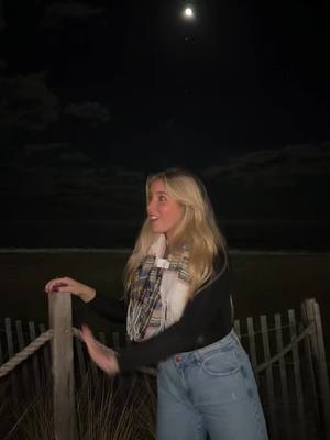 A post by @cassjordannn on TikTok caption: moon looked pretty🌕