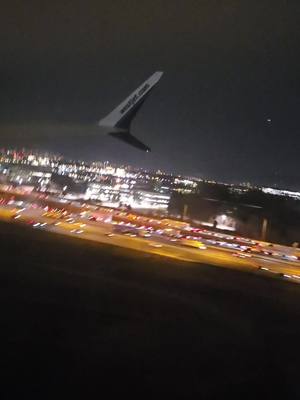 A post by @bubs_graig85 on TikTok caption: #landing #plane #Toronto #fyp #foryoupage