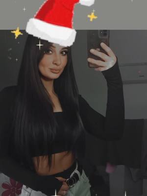 A post by @alessianapoli96 on TikTok caption: #merrychristmas #xmas 🎄❄️🎁🎅🧸❤️