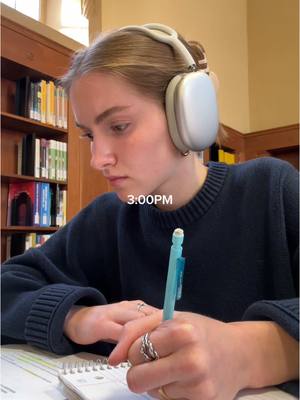 A post by @laurenorlando on TikTok caption: Finals week DIML… #usc 