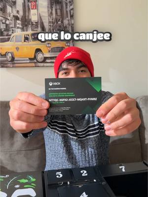 A post by @yosoy.angelo on TikTok caption: Mi primer calendario de adviento 😸 gracias @Xbox México 