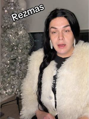 A post by @chelazonleroux on TikTok caption: Merry Rezmas Everyone, and to all a Snagging Night #native #christmas #auntie #nativetiktok #canada_life🇨🇦 #humor #holiday #comedy #rez 