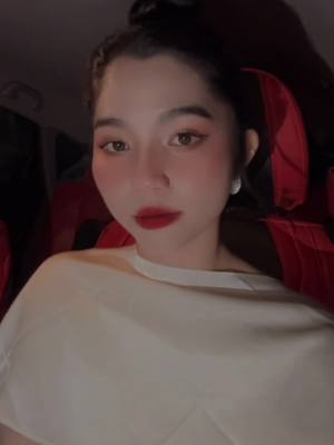 A post by @zeiinat222222 on TikTok caption: #CapCut 💋