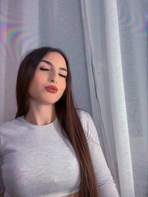 A post by @auroraaa_love on TikTok caption: 💋 