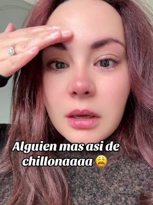 A post by @simply_betii on TikTok caption: Llorar por videos emotivos es mi pasion 🥹🎄 #fyp 