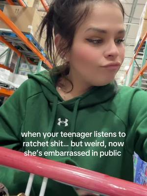 A post by @angel.fox86 on TikTok caption: 🤣💀 #momdaughter #funny #singlemomlife #teenager #fyp 