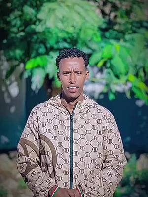 A post by @abdifatax____ahmed on TikTok caption: HOOYO HaliiMO CADBLAAHI IBRAAHIN CALI 👸🤲❤️