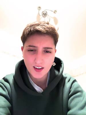 A post by @alexx25_7 on TikTok caption: 🫠🫠🫠 #fypage #fyourpage #italy 