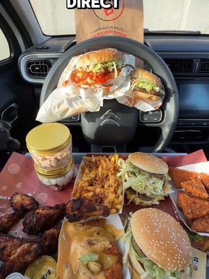 A post by @mrzbil on TikTok caption: 🙌Aujourd’hui je dégomme une commande de dingue chez @Point B burger, frites, wing… et la nouveauté, les B-Nacheese avec la sauce, cheddar incroyable. Un pur kiff! 🤤 #pointb#mukbangs#A#ASMRurger #frite#M#MukbangASMR#MukbangASMRLover #F#FoodPornmanger #E#EatingShowC#CarMukbangS#StreetFoodF#FastFoodLoverF#FoodAddictC#CheeseLover#DégustationTikTokFood