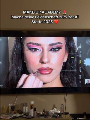 A post by @makeupbymelda on TikTok caption: Für Anfragen bitte per WhatsApp melden: +49 157 37965735 💄 #makeup #makeupacademy #makeupschulung #makeupartistschulung #fy