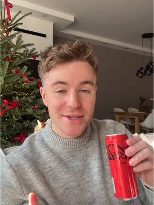 A post by @norekkuba on TikTok caption: Moje Świąteczne wspomnienie ❤️🎄 [reklama] #RealMagic#CocaColaChristmas