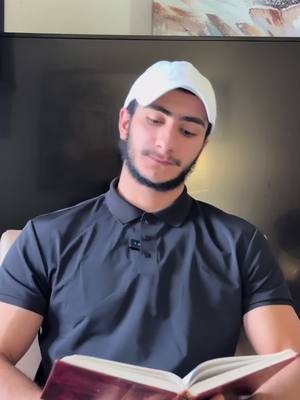 A post by @ali_abdallah17 on TikTok caption: الحمدالله الذي من على اخواننا السورين بفتح دمشق والقضاء على الظلم ويداية حياة جديده بما يرضي الله هاذا النصر للمسلمين عاااامه الحمدلله #احمد_الشرع #سوريا #بشار_اخ_تفوه_ملعون_يلعن #اكسبلورexplore #viral #علي 