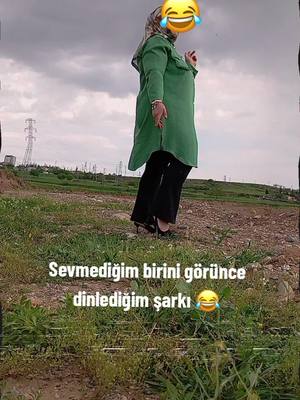 A post by @hatun_f_gokturk46 on TikTok caption: Çok seviyorum kendimi ya 😂#akrepkadini🦂👑💯👑💯 