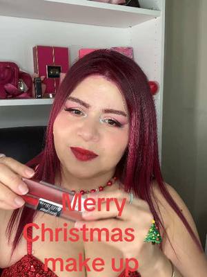 A post by @beautyenproceso on TikTok caption: Christmas make up#beplainmungbean #fyp 