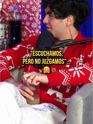 A post by @picpodclips_ on TikTok caption: ESCUCHAMOS pero NO JUZGAMOS… #5incomentarios #Podcast #Latinoamerica @Malleza 🤠💜 @Alejandro Sago @Luis Chaparro @Jessica Lorc @Labardini ツ 