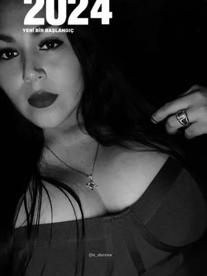 A post by @infantegaby25 on TikTok caption: #findeaño #memarcaste2024 #muñequita 