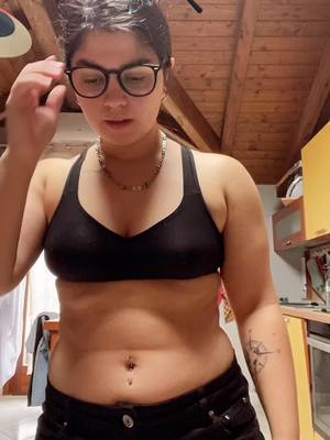 A post by @giuliamazzotta99 on TikTok caption: #🏳️‍🌈 #fpyシ #lesbian 