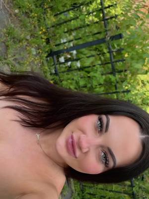A post by @urfavvlilbrunette on TikTok caption: No one has to know 😉 #viral 