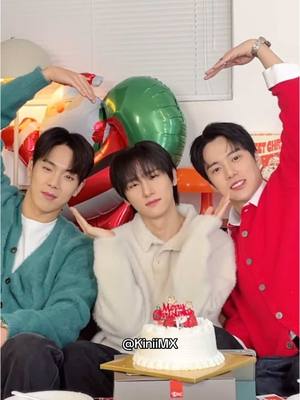 A post by @kiniimx on TikTok caption: merry christmas!! 🎄🐳💙 #minhyuk #민혁 #monstax #monsta_x #몬스타엑스 #monsta_x_514 #hyungwon #changkyun #shownu #kihyun #jooheon #monstaxedit #fyp 