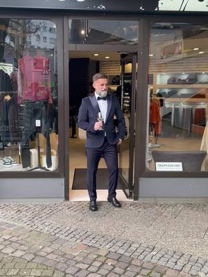 A post by @d80stileitaliano on TikTok caption: #outfitinspiration #outfitideas #herrenausstatter #forman #urbanstyle #casul #d80stileitaliano 