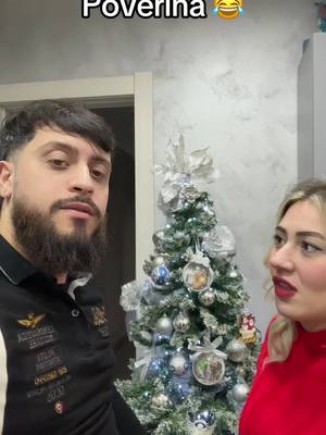 A post by @michaelardizzone8 on TikTok caption: #life #top #catania🔵🔴 #family #moglie #forever #greenscreenvideo #risate #albero #natale #regalo #viral_video #top 