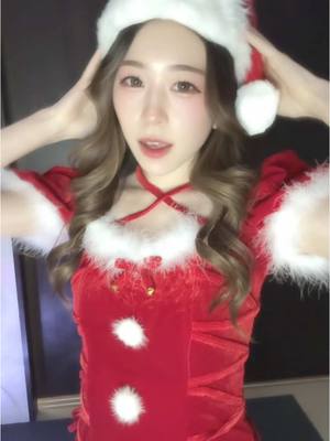 A post by @oreda___kanna on TikTok caption: 今年ももちろん1人‼️#おすすめ #fyp #christmas #サンタコス 