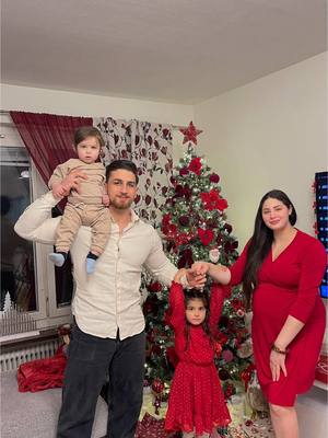 A post by @antoniojessica.lovepower on TikTok caption: God jul / 24/12-25/12 #jul #christmas #familytime #red #loveyou #♥️ 