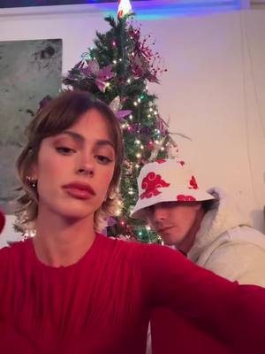 A post by @saracivitenga91 on TikTok caption: @TINI via Tik Tok junto a su hermano ❤️