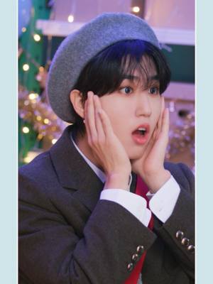 A post by @straykids_japan on TikTok caption: Stray Kids「Christmas Love」 Music Video Making Movie (HAN ver.)   STAY❣ まだまだスキズが特別な夜をプレゼント🎁 #StrayKids #スキズ #HAN #ハン #SKZ_ChristmasLove
