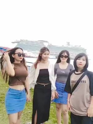 A post by @97juejue on TikTok caption: ဒီ၄ေယာက္ကို ထိန္းမယ့္သူမ႐ွိ🤭🤣