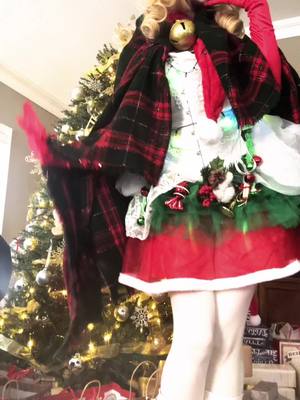A post by @st1.ches on TikTok caption: Merry Christmas! 