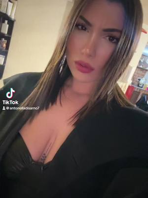 A post by @ on TikTok caption: ❤️🎄 #andiamoneiperteee #virale #andiamovirale🔥🔥🔥 #fyfyfyfyfyfyfyfyfyfyfyfyfyfyfyfyfyfy #viralee #natale #buonnatale🎄 