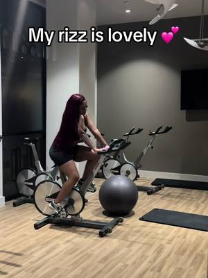 A post by @wayneflexo on TikTok caption: W rizz ? #waynefx #gym #viral #fyp #crush #prank #ex 