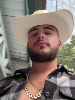 A post by @juarez__98 on TikTok caption: 👀#paratiiiiiiiiiiiiiiiiiiiiiiiiiiiiiii #jutiapa #mood #foryour #barbon #guatemala🇬🇹 #mexico🇲🇽 #chalinosanchez #viral #viralvideo 