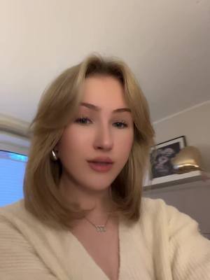 A post by @its_tabeaaa on TikTok caption: Frohe Weihnachten 🤭