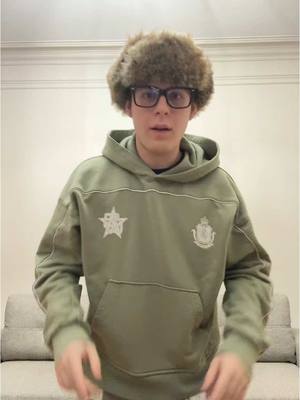 A post by @toxis_slimey on TikTok caption: будешь милой? #зима #отдыхаем #подарок 