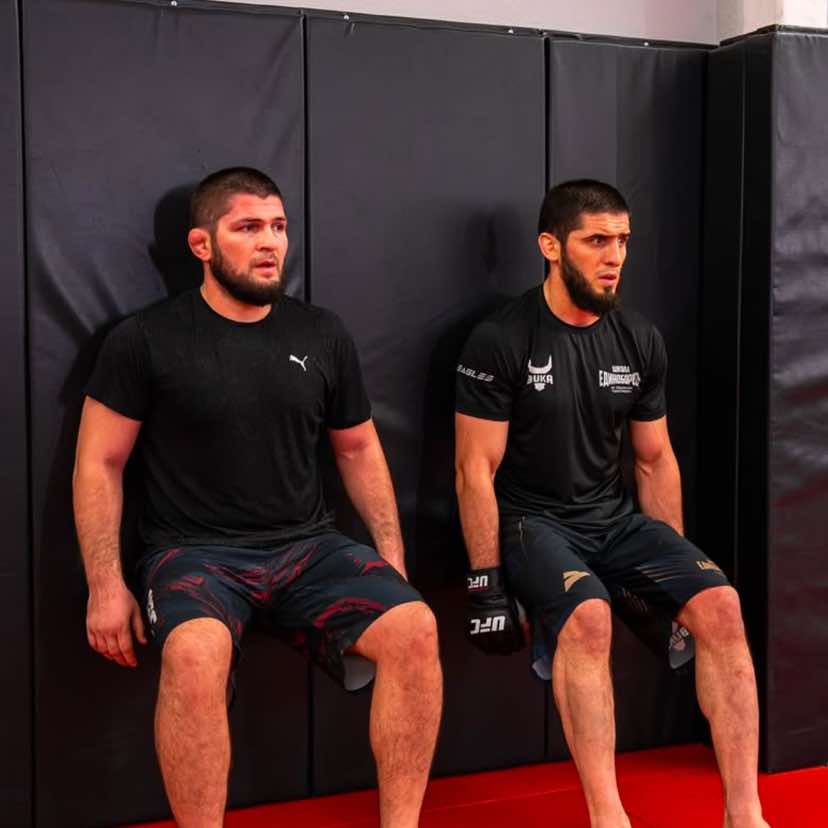 A post by @khabib.nurmogamedov on TikTok caption: #khabibnurmagomedov #рекомендации #islammakhachev #тренеровка #дагестанцы 