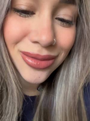 A post by @yonainabalzan on TikTok caption: El mejor truco para los labios with sephora 👄✨#beautyhacks #beautytips #fashionandbeauty 