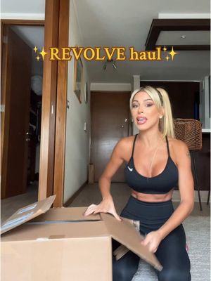 A post by @oriana_marzoli92 on TikTok caption: Me encanta tooooodo @Revolve 🤩🤩🤩