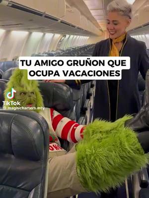 A post by @monsivais082 on TikTok caption: Comercial😁📽 #fyp #vacaciones #viaje #avion #humor #grinch #virales #vuelos 