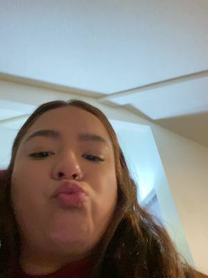 A post by @kattphat on TikTok caption: JAJAJAJA no gano pero como me divierto 😂😂😂 @KeniaWillman3 